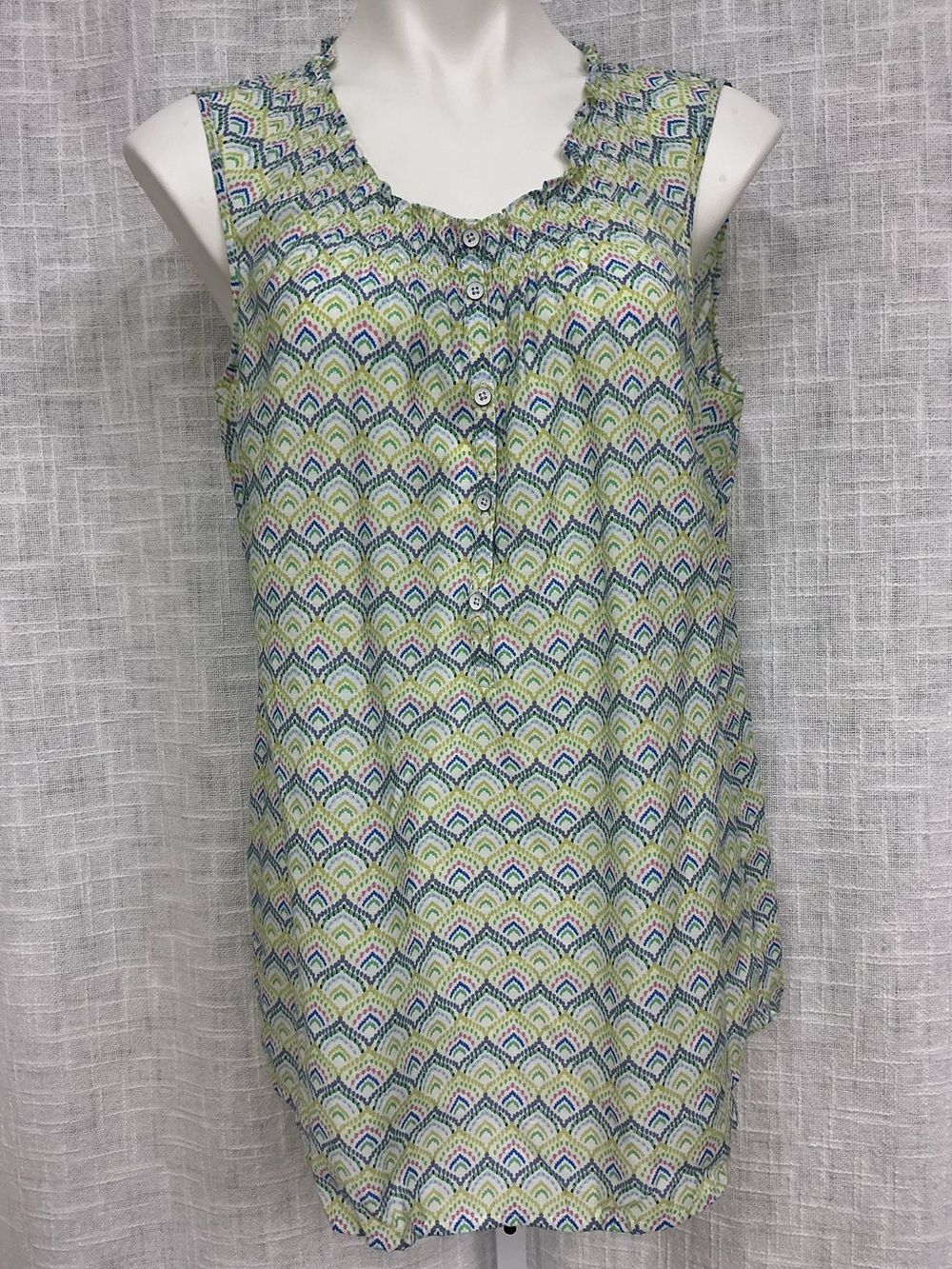 G H Bass Sleeveless Printed Ruffled Neck Tank Top - Green Multi
